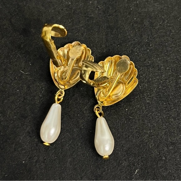 vintage gold tone clam shell faux pearl nautical mermaid 1.25 inch - Picture 4 of 5